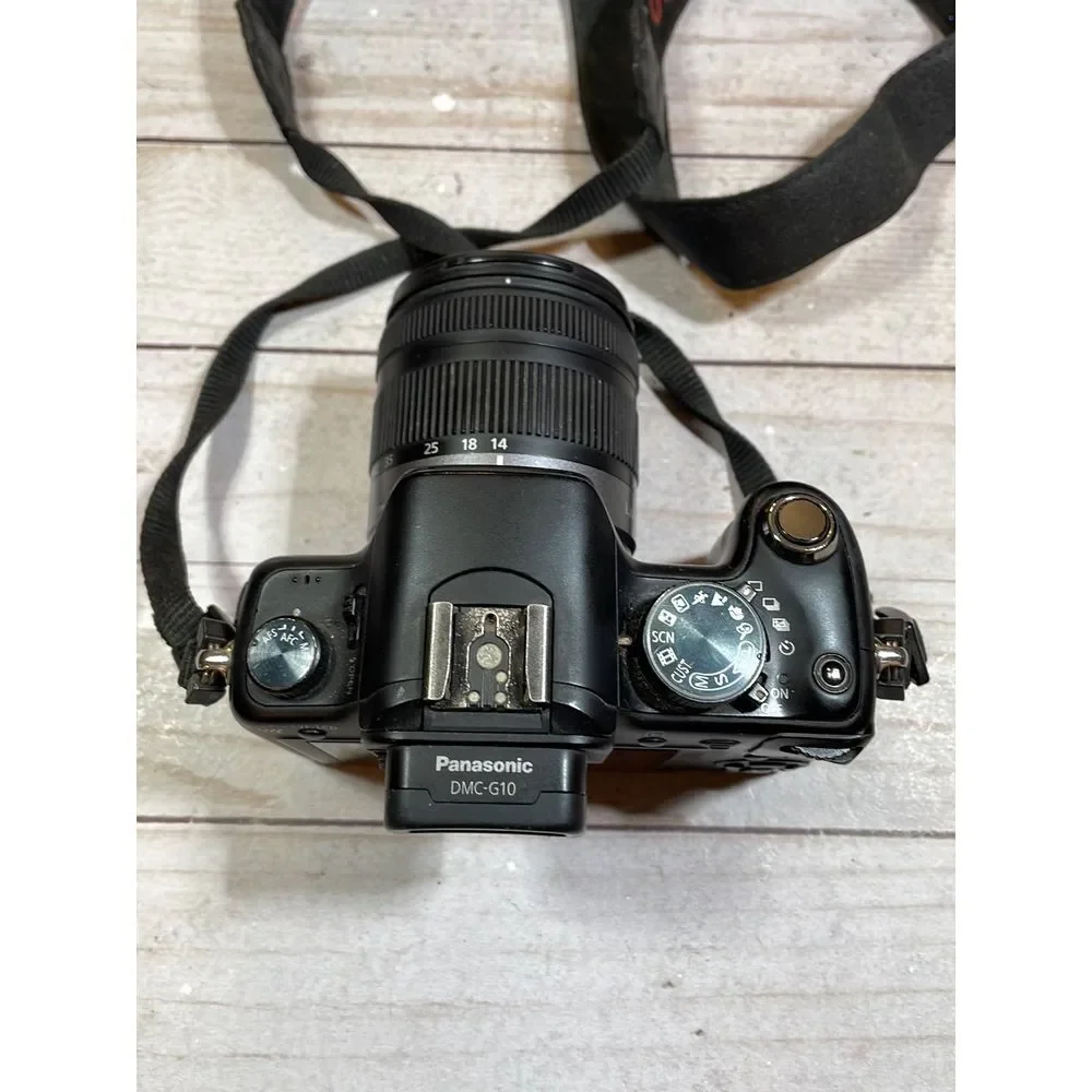 Panasonic DMC-G10 Digital Camera Black w/ Lens, Battery, Charger, Case‎